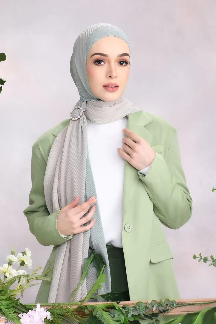 Women's Grey & white Shaded Crush Chiffon Hijab